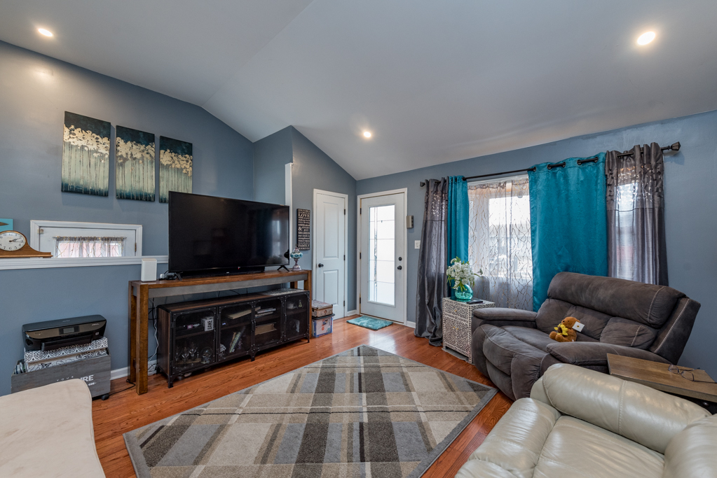2825 Shoshone Road Waukegan, IL 60087 - Photo 7 of 26 Gallery Image 7