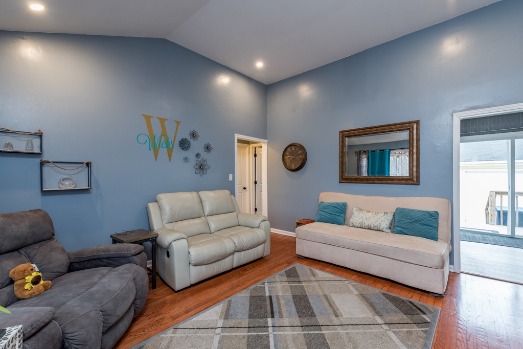 2825 Shoshone Road Waukegan, IL 60087 - Photo 9 of 26 Gallery Image 9
