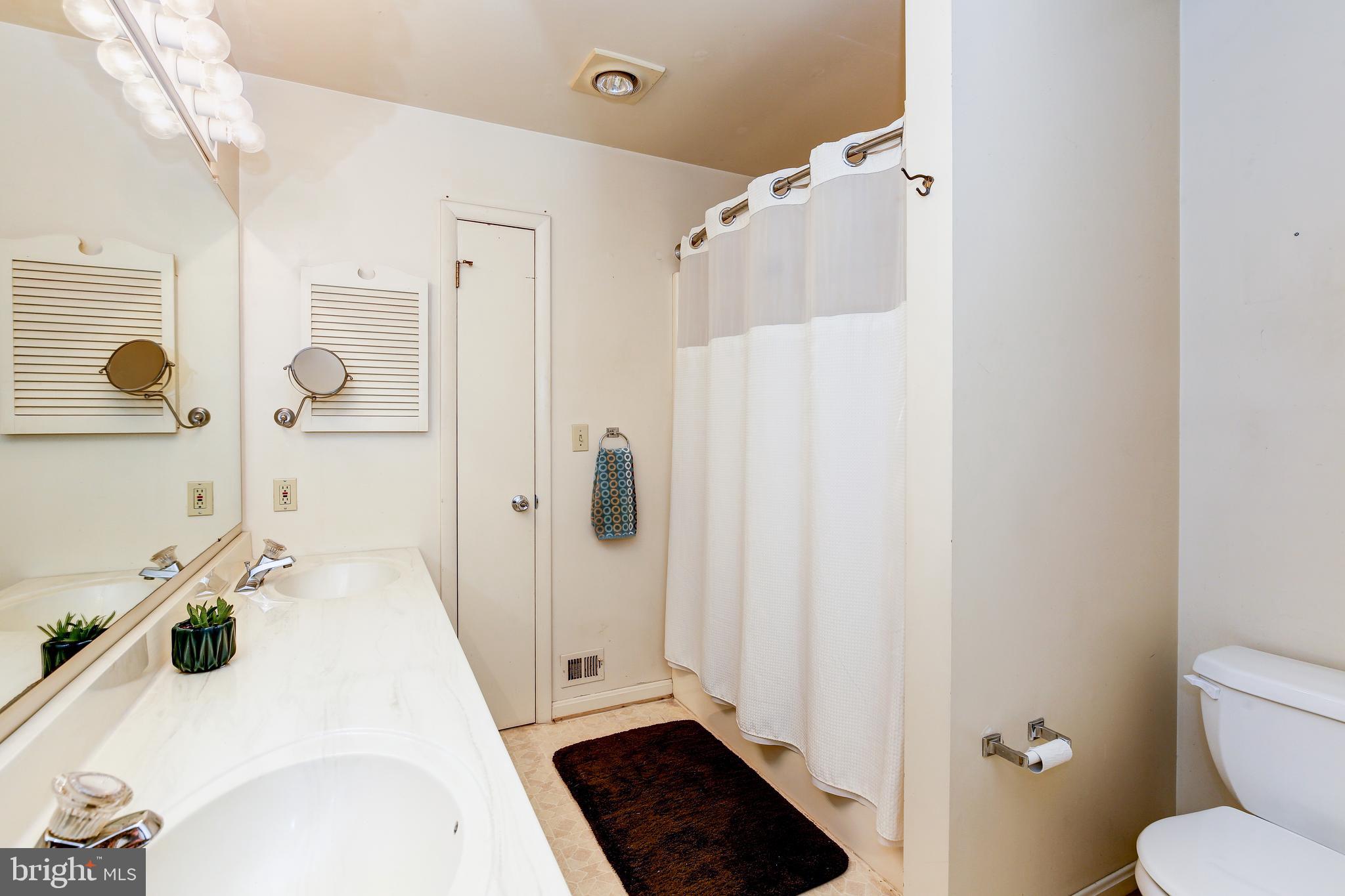 2332 Roxbury Mills Road Glenwood, MD 21738 - Photo 25 of 59 Shower tub combo