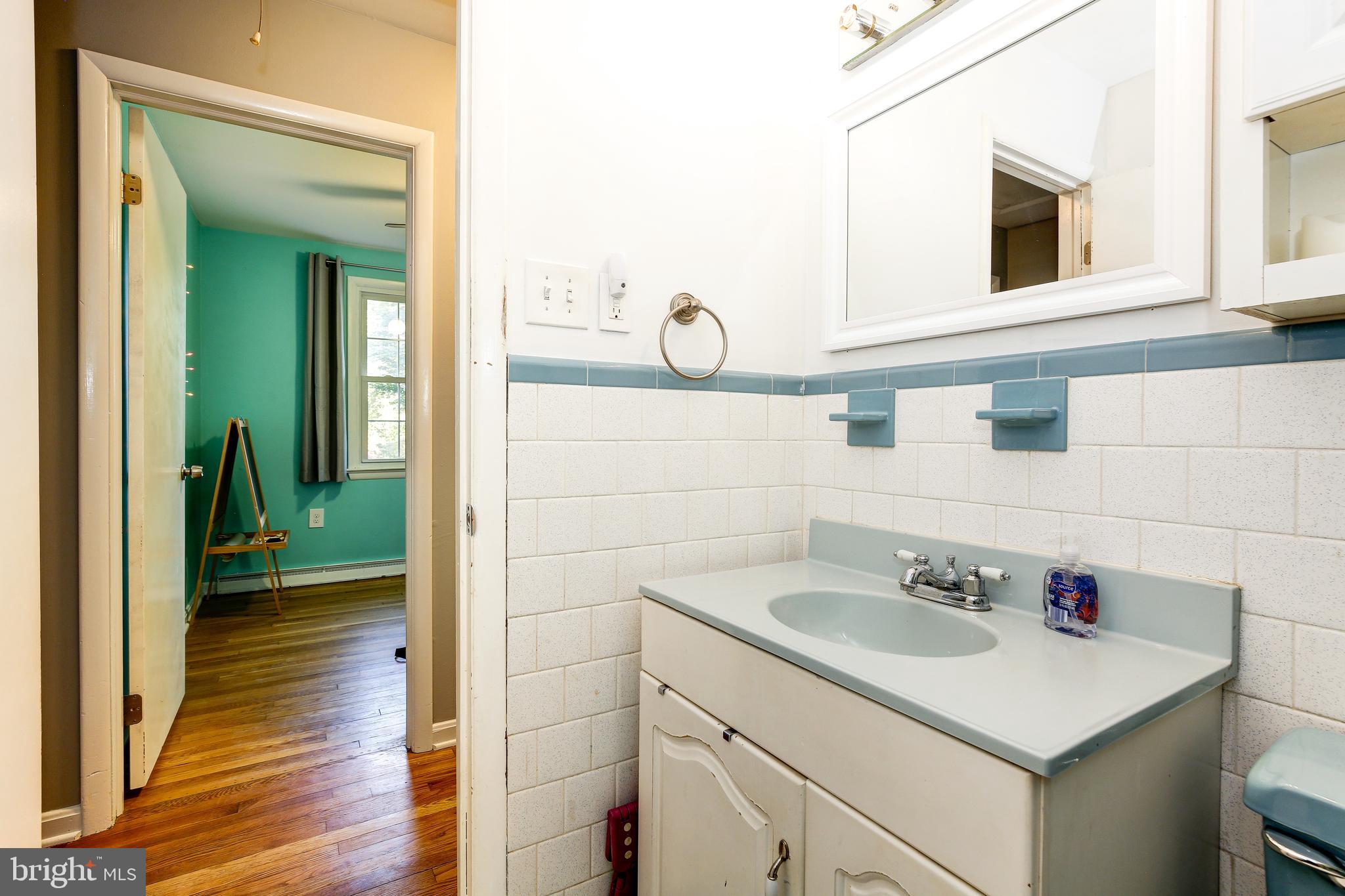 2332 Roxbury Mills Road Glenwood, MD 21738 - Photo 35 of 59 1st Fl Full bath directly across from green bedrm