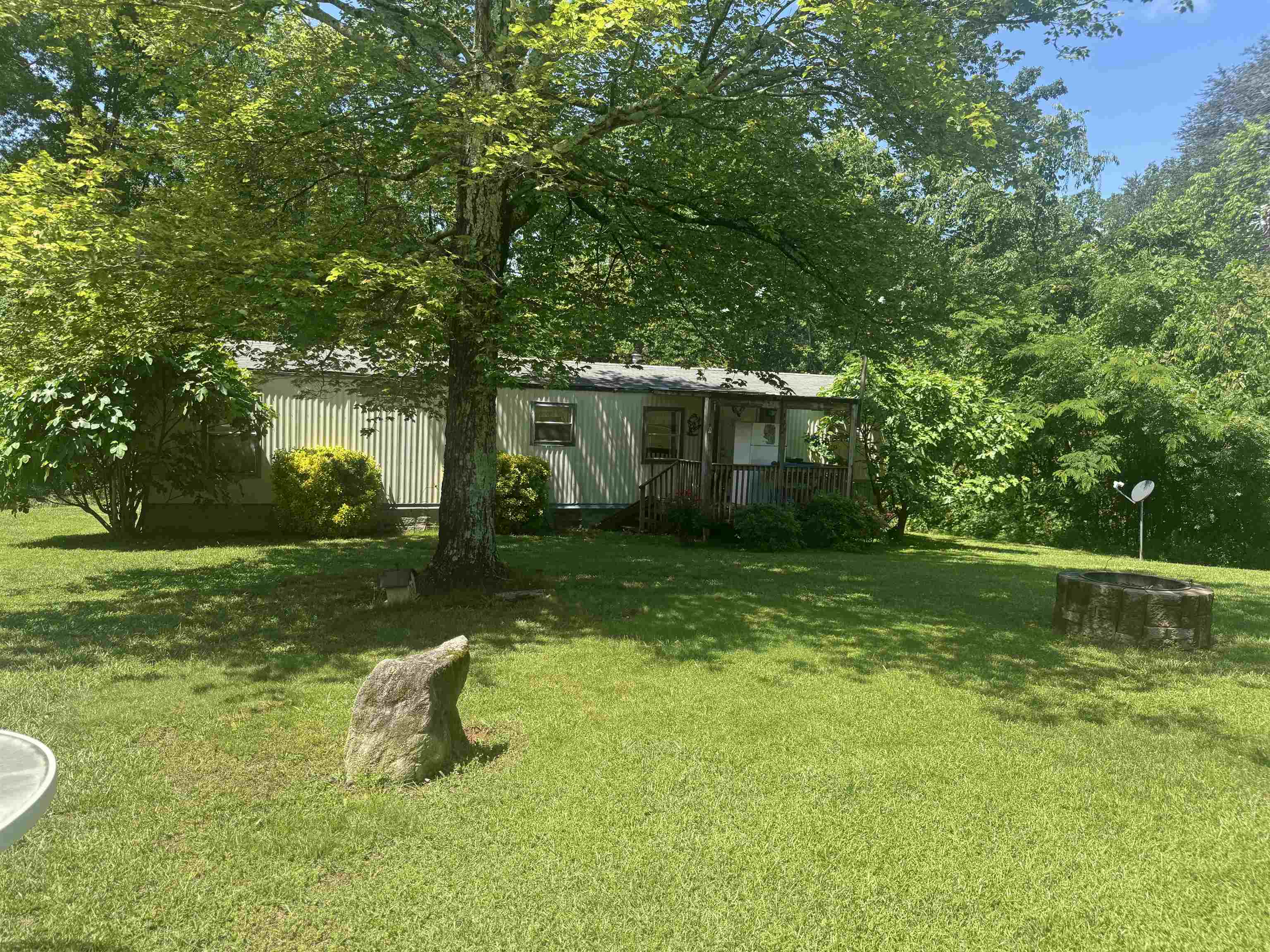 442 Gibbons Road Blacksburg, SC 29702 - Photo 2 of 18