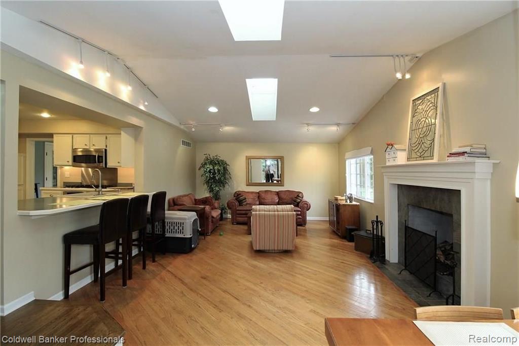 787 Dutton Road Rochester Hills, MI 48306 - Photo 14 of 41