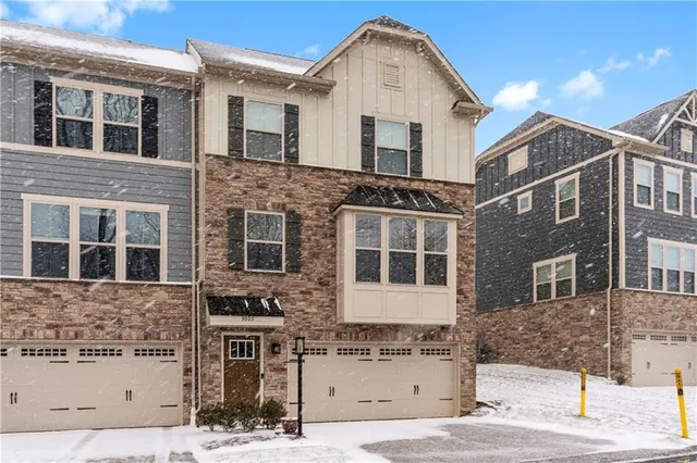 $379,900 | 3005 Lampl Lane, Jeannette, PA 15644