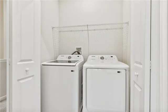 $379,900 | 3005 Lampl Lane, Jeannette, PA 15644