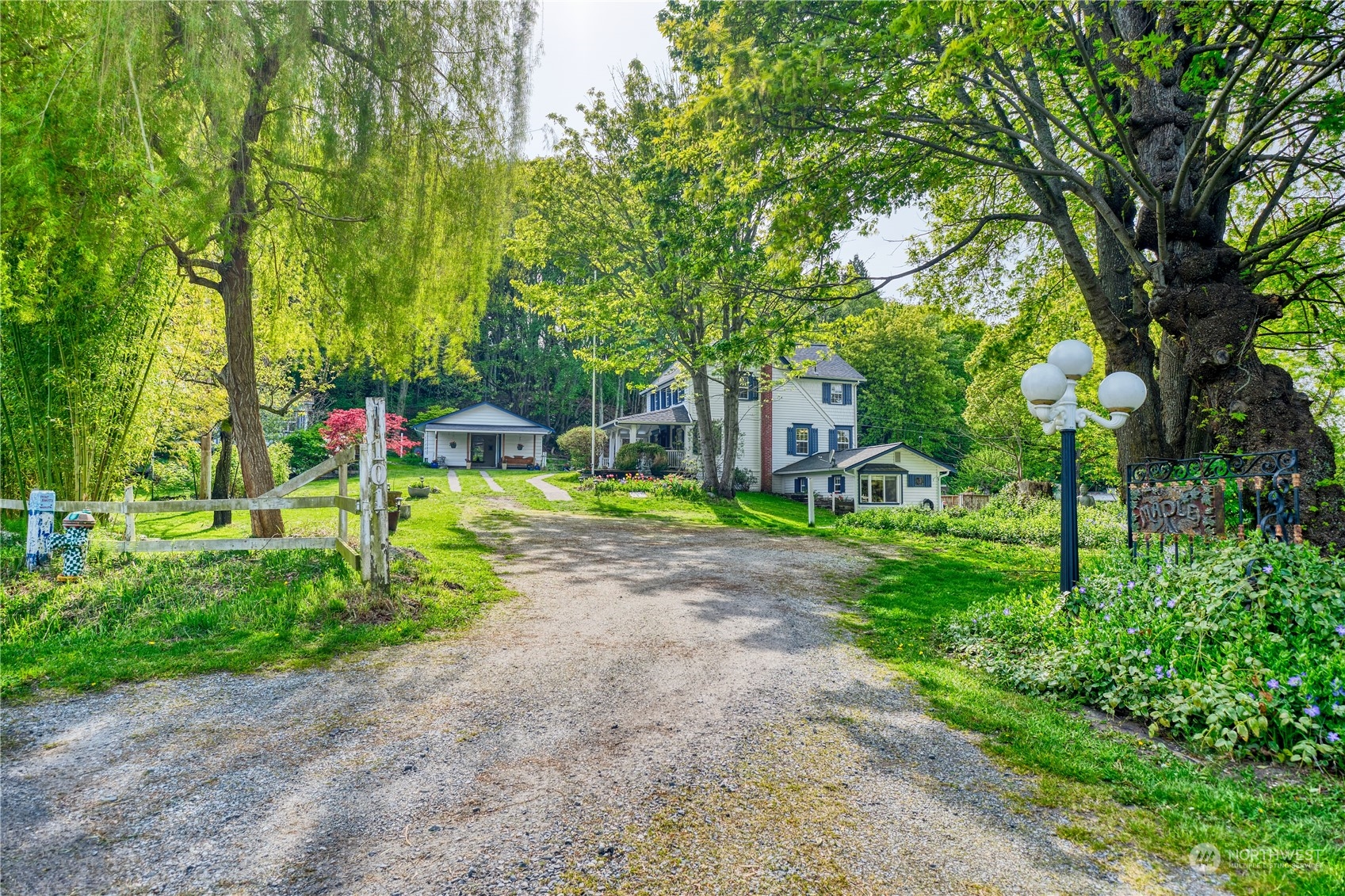 101 Goodman Road Point Roberts, WA 98281 - Photo 4 of 35 Gallery Image 4