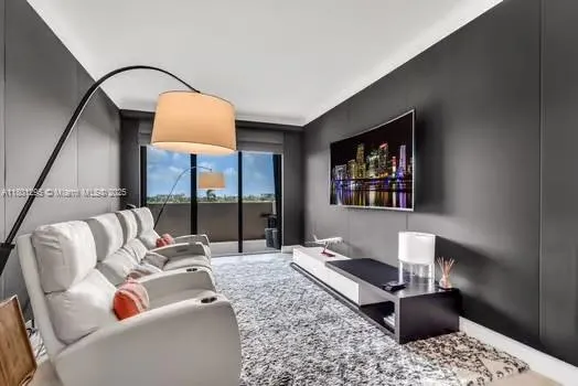 $13,500 | 151 Crandon Boulevard, Unit 525, Key Biscayne, FL 33149