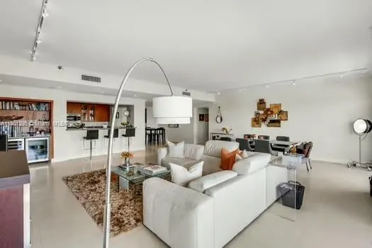 $13,500 | 151 Crandon Boulevard, Unit 525, Key Biscayne, FL 33149