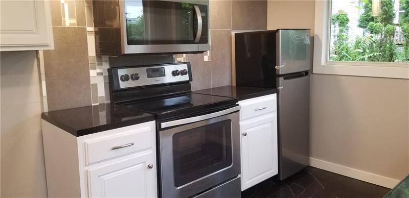 110 Hird Road Trafford, PA 15085 - Photo 9 of 16 Stainless appliances included.