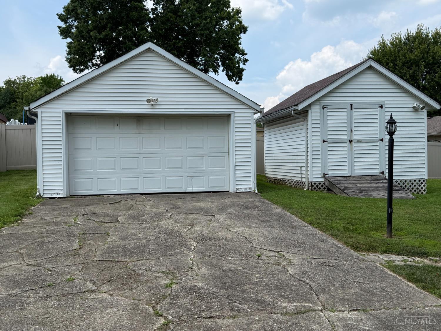 665 New London Road Hamilton, OH 45013 - Photo 4 of 5