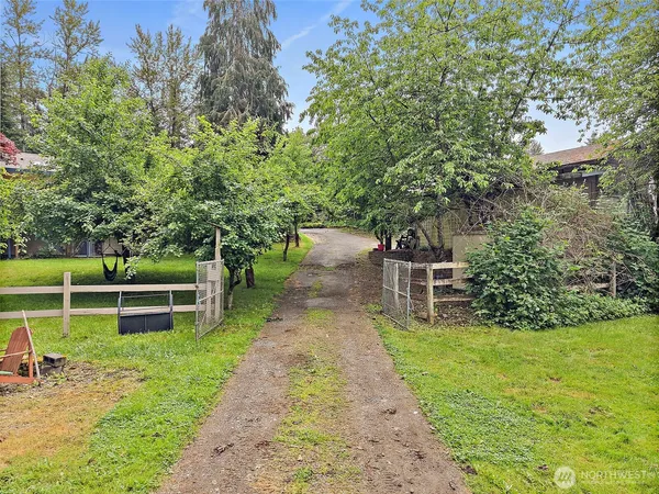 $899,995 | 16624 Southeast 240th Street, Kent, WA 98042