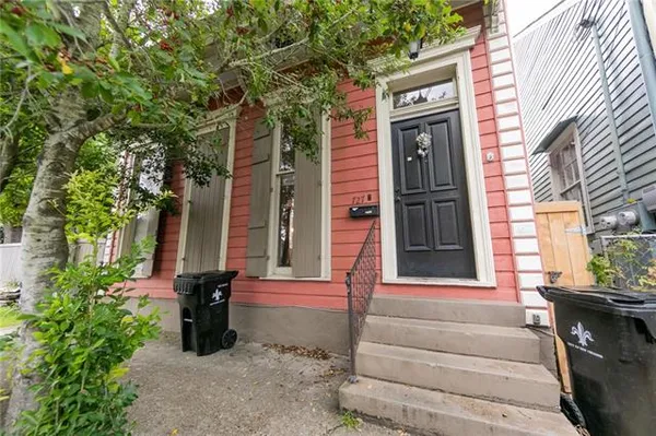 $2,300 | 727 St Roch Avenue, New Orleans, LA 70117