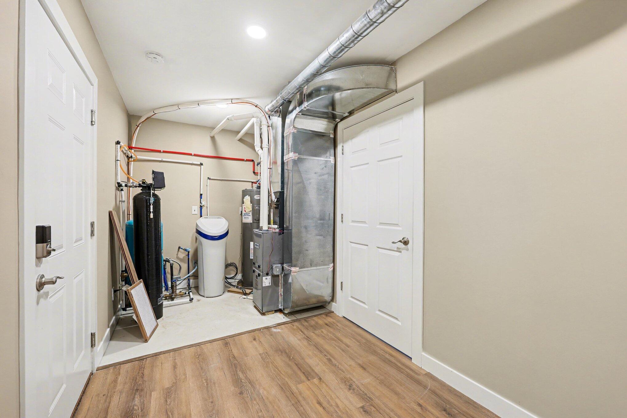 6850 Wooster Road Jackson, MI 49201 - Photo 19 of 26 016_file_2268