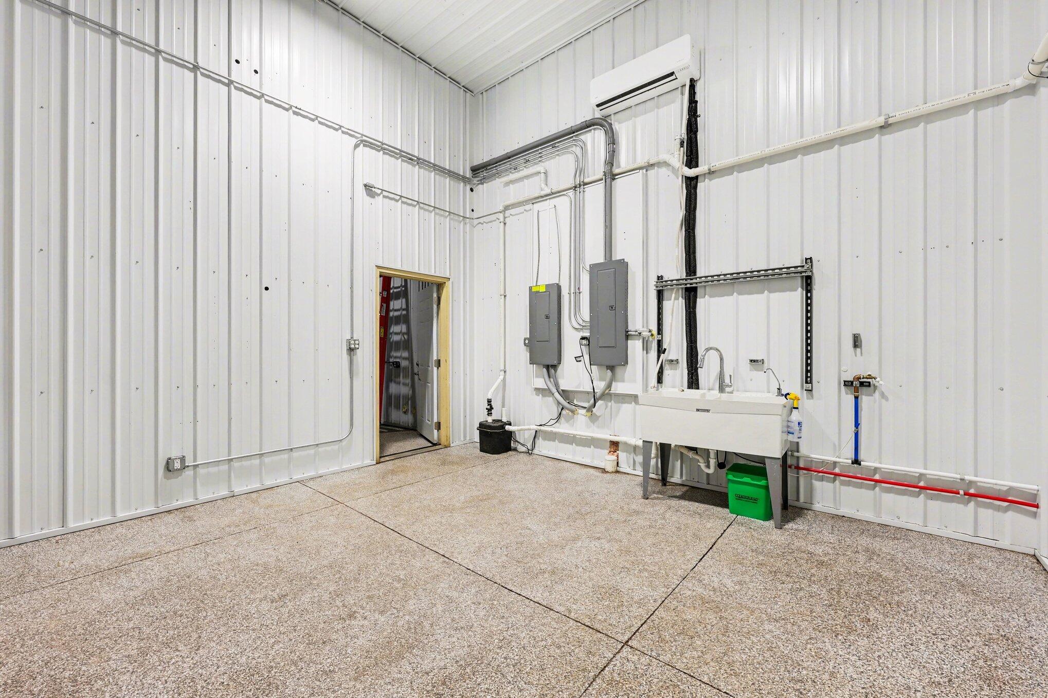 6850 Wooster Road Jackson, MI 49201 - Photo 22 of 26 019_file_9899