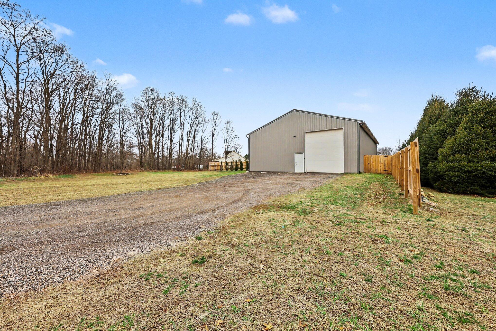 6850 Wooster Road Jackson, MI 49201 - Photo 5 of 26 003_file_6706