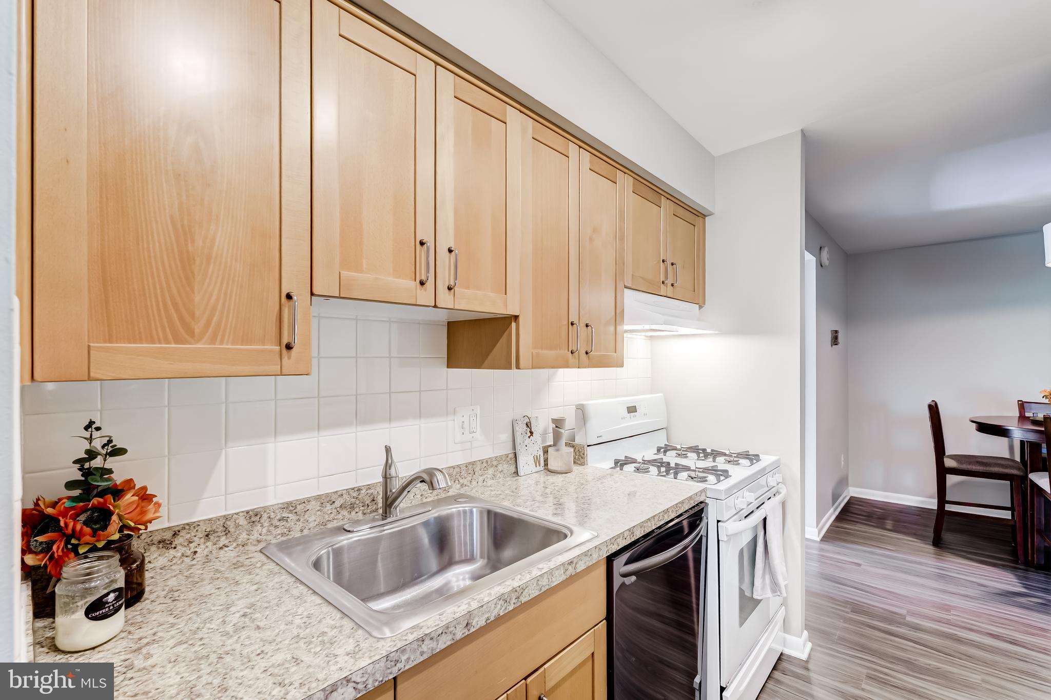 11260 Chestnut Grove Square, Unit 339 Reston, VA 20190 - Photo 14 of 51 Kitchen