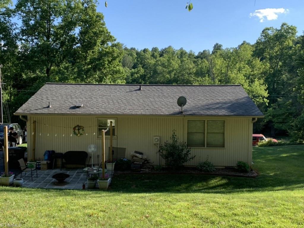320 Bells View Lane Purlear, NC 28665 - Photo 2 of 4 Gallery Image 2