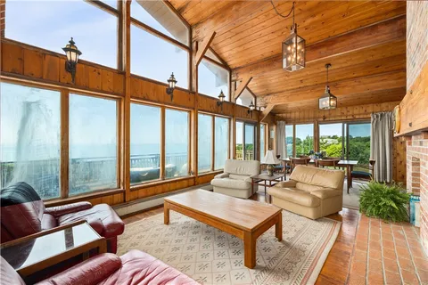 $3,800,000 | 1035 Mohegan Trail, Block Island, RI 02807