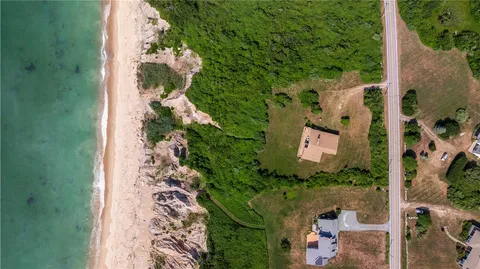 $3,800,000 | 1035 Mohegan Trail, Block Island, RI 02807