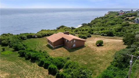 $3,800,000 | 1035 Mohegan Trail, Block Island, RI 02807