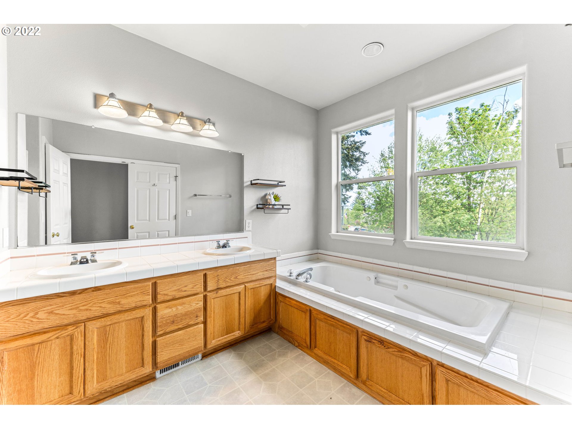 1940 Northwest Cascade Street Camas, WA 98607 - Photo 28 of 32 Gallery Image 28