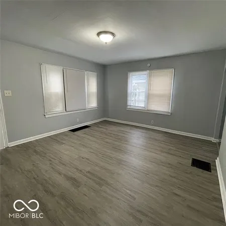 $850 | 216 North 6th Avenue, Beech Grove, IN 46107