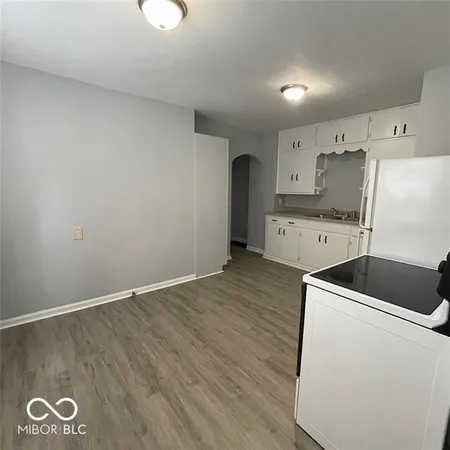 $850 | 216 North 6th Avenue, Beech Grove, IN 46107