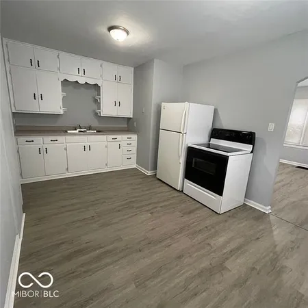 $850 | 216 North 6th Avenue, Beech Grove, IN 46107