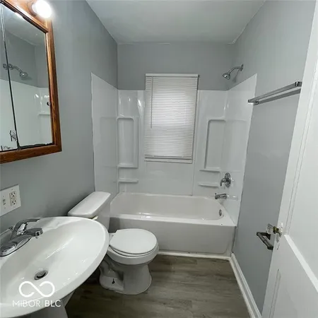 $850 | 216 North 6th Avenue, Beech Grove, IN 46107