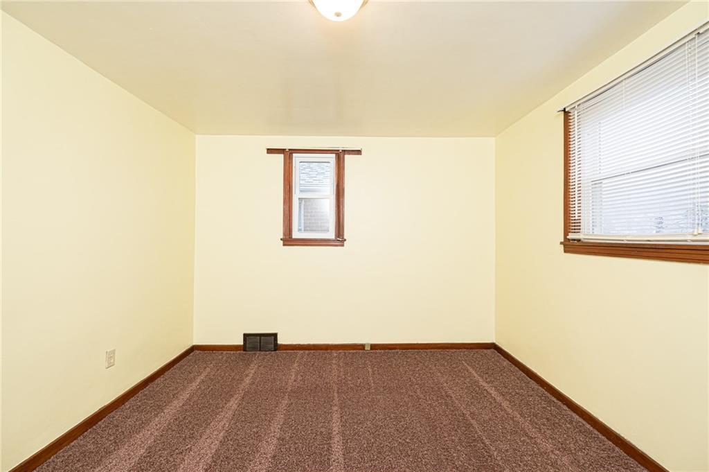 927 Liberty Street McKees Rocks, PA 15136 - Photo 12 of 20