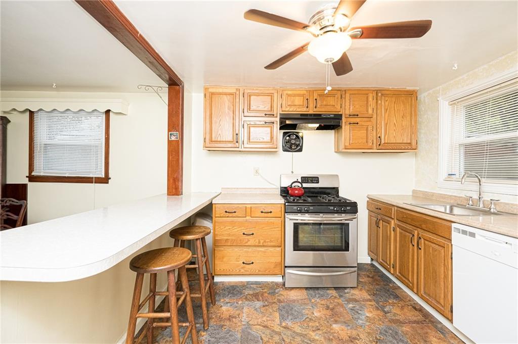 927 Liberty Street McKees Rocks, PA 15136 - Photo 7 of 20
