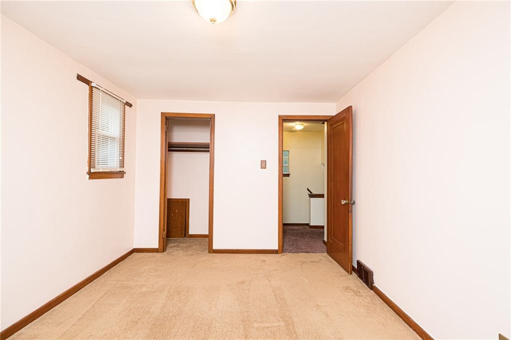 927 Liberty Street McKees Rocks, PA 15136 - Photo 8 of 20