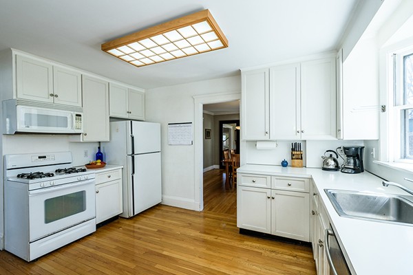 142 Jackson Street Newton, MA 02459 - Photo 7 of 18