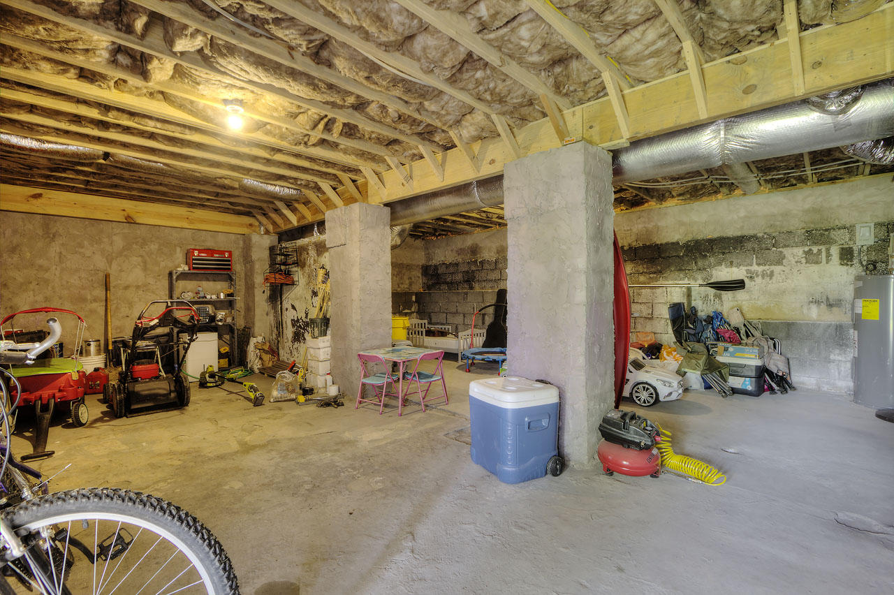 1971 Cecil Johnson Road Knoxville, TN 37921 - Photo 25 of 32 Crawl space is perfect for storage