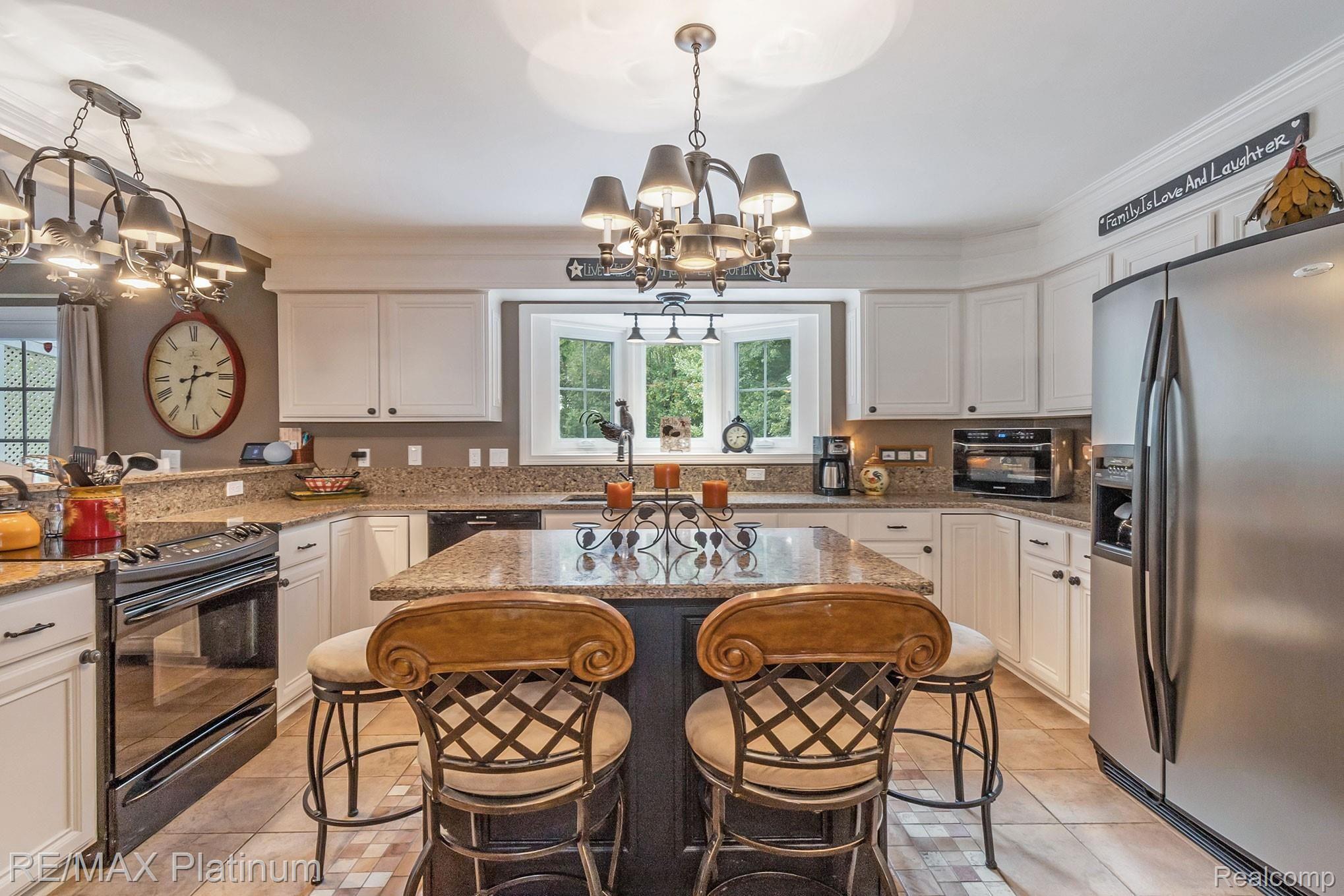1158 Hunter Road Brighton, MI 48114 - Photo 9 of 37 21.jpg