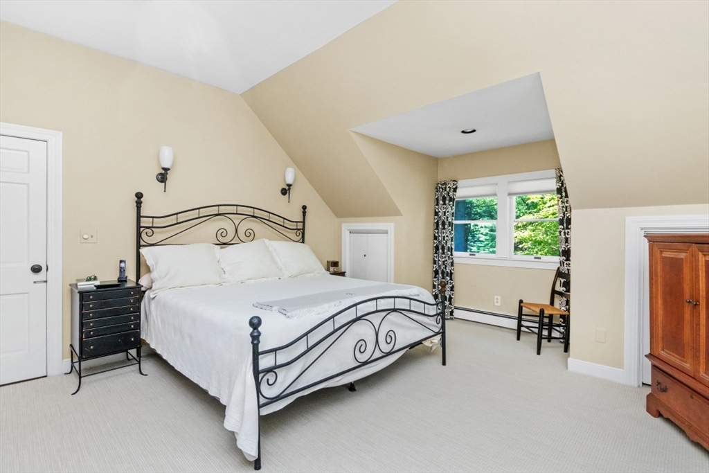 71 Silver Hill Road Weston, MA 02493 - Photo 23 of 40