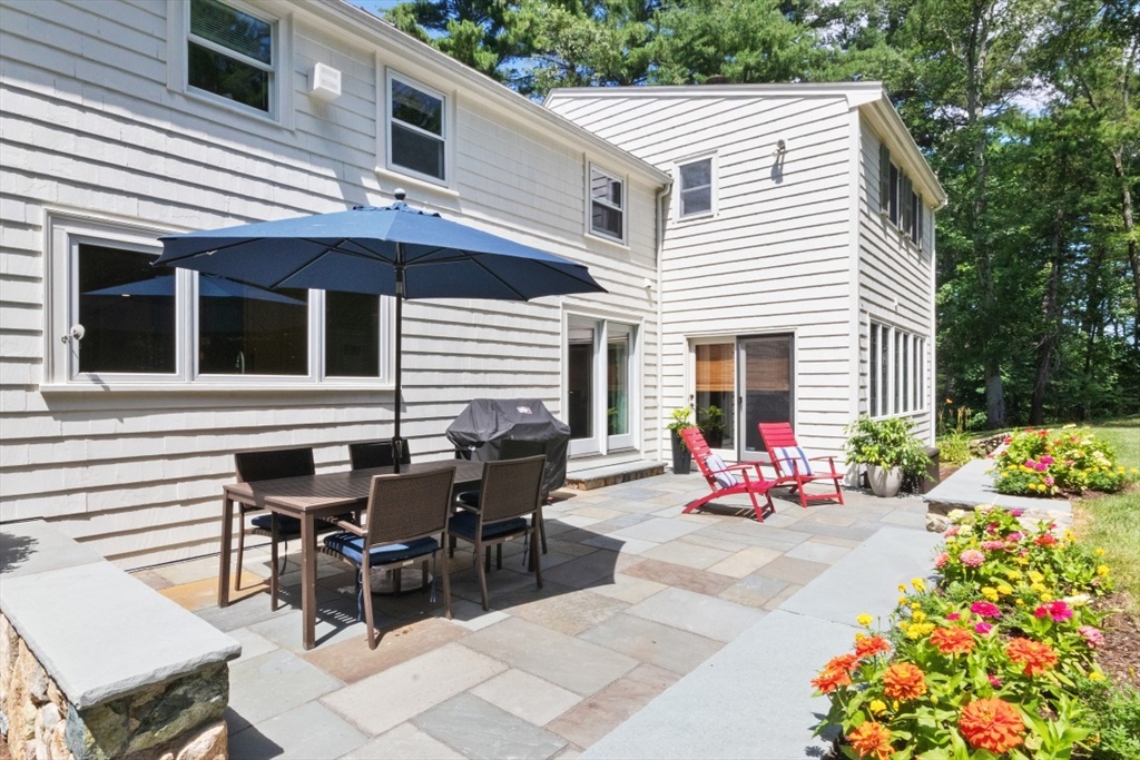 71 Silver Hill Road Weston, MA 02493 - Photo 5 of 40