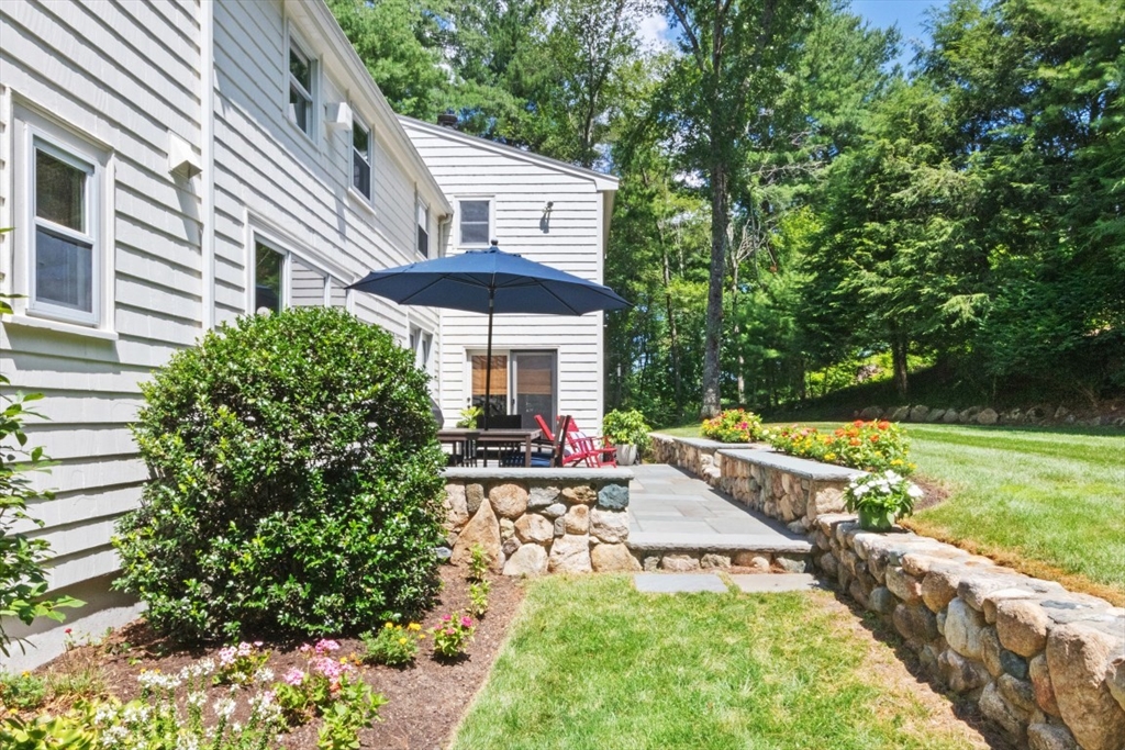 71 Silver Hill Road Weston, MA 02493 - Photo 6 of 40