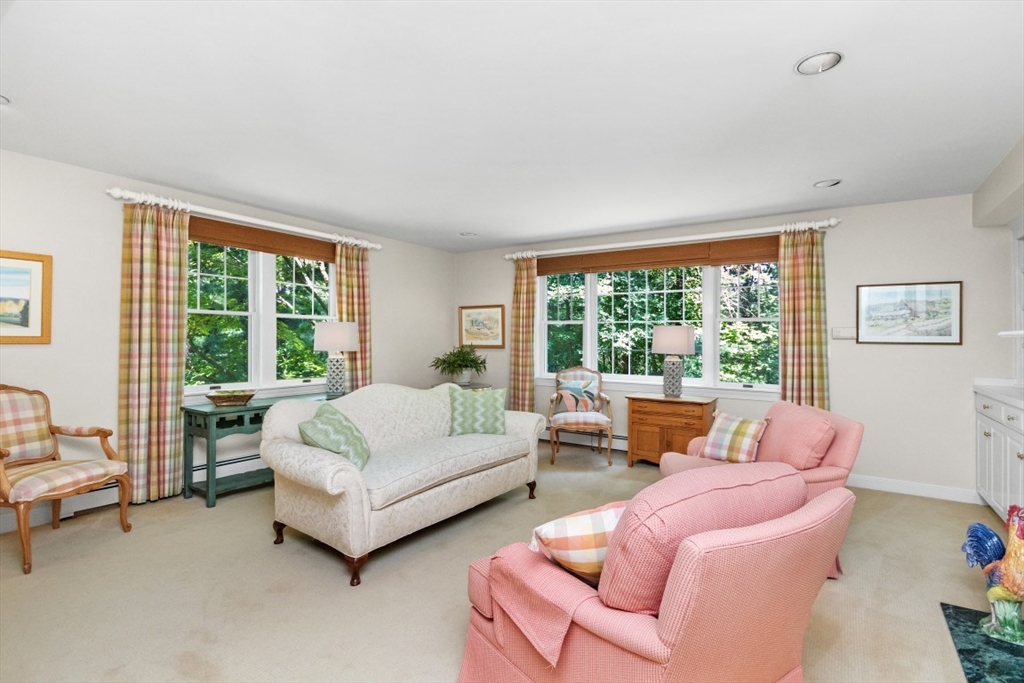 71 Silver Hill Road Weston, MA 02493 - Photo 8 of 40