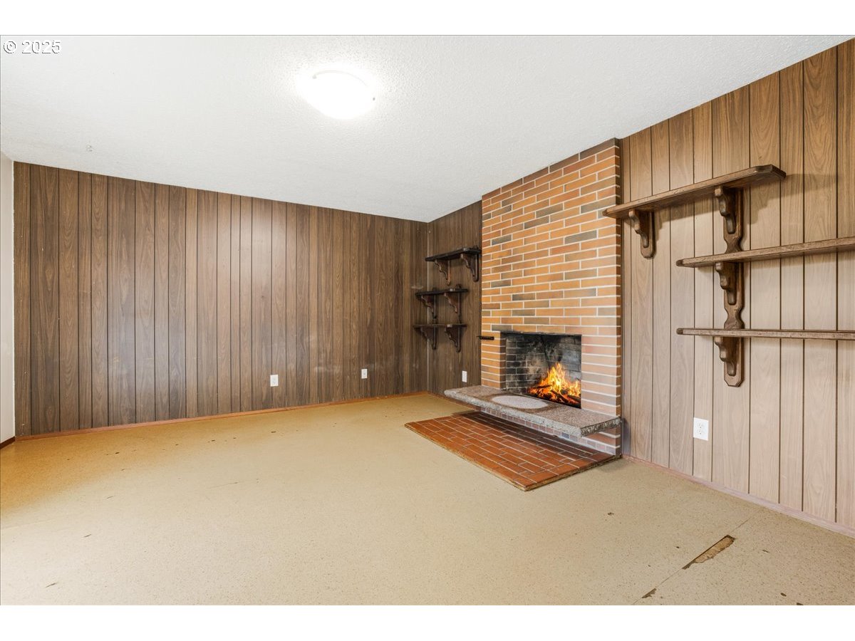 23554 Southeast Oak Street Gresham, OR 97030 - Photo 15 of 25 Gallery Image 15