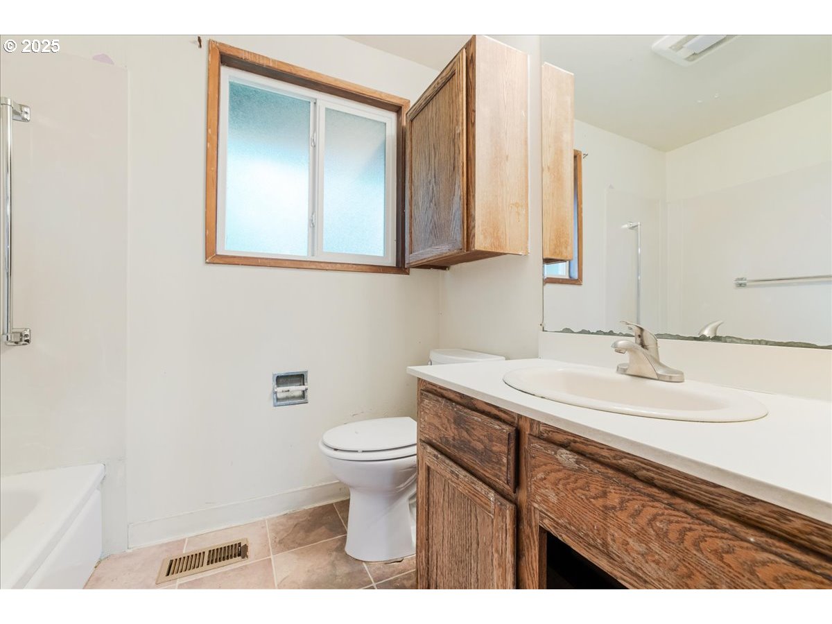 23554 Southeast Oak Street Gresham, OR 97030 - Photo 22 of 25 Gallery Image 22