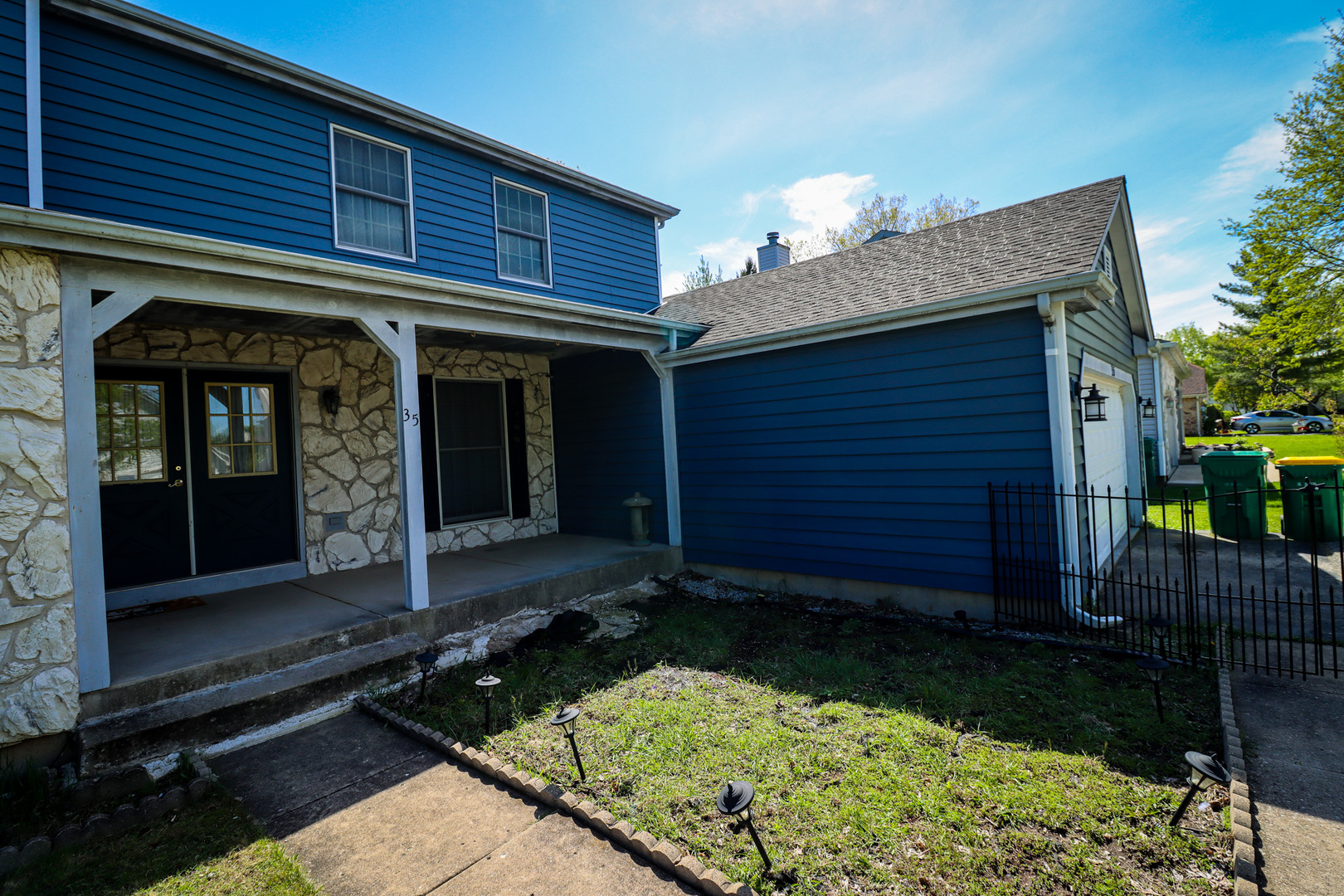 35 Meyerson Way Wheeling, IL 60090 - Photo 2 of 46