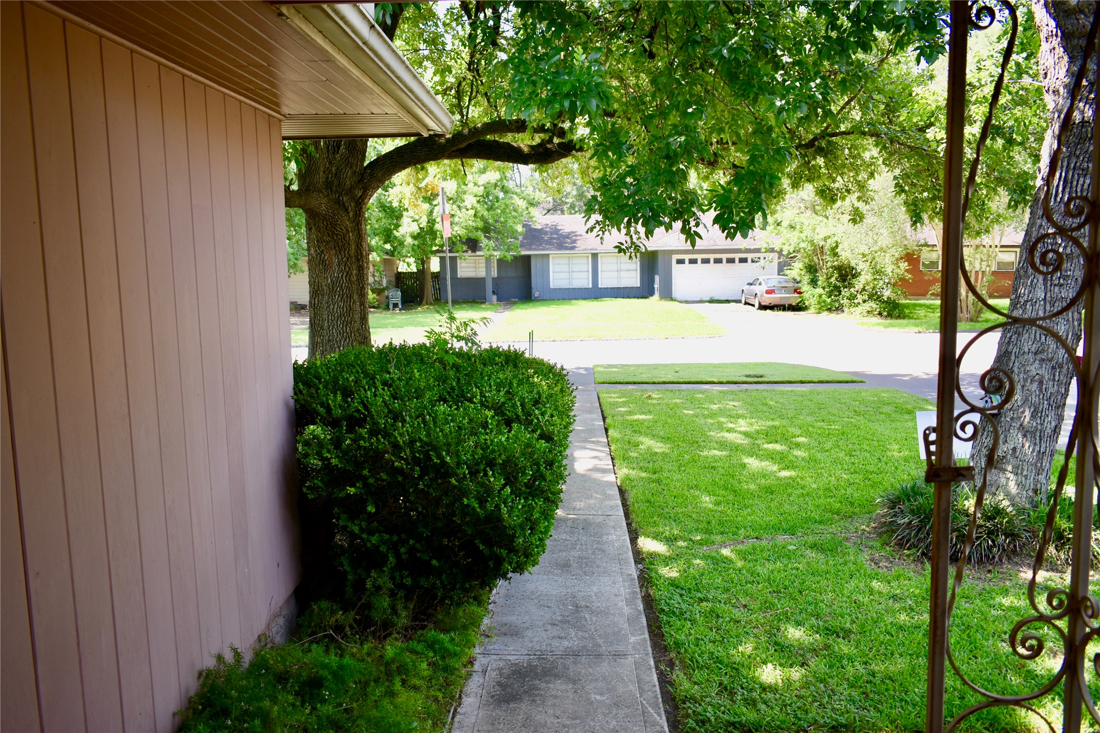 4624 Verone Street Bellaire, TX 77401 - Photo 24 of 33 a view of a house with garden