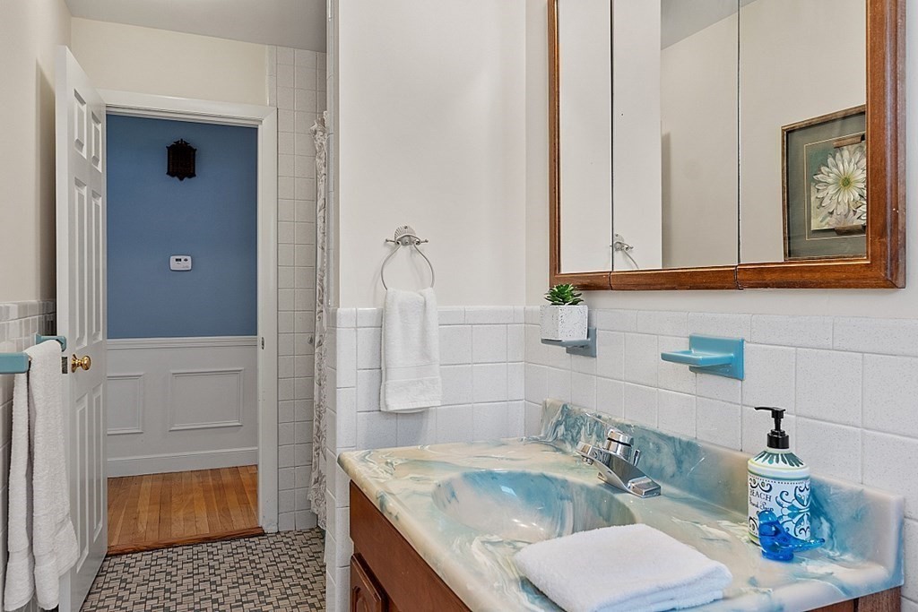 25 Anthony Road Newton, MA 02460 - Photo 12 of 33