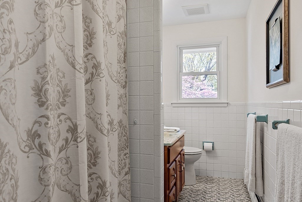 25 Anthony Road Newton, MA 02460 - Photo 13 of 33