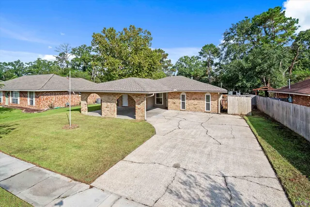 $249,000 | 9521 Rustling Oaks Drive, Baton Rouge, LA 70818