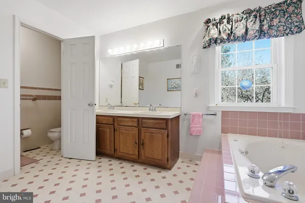 $775,000 | 304 East Bartram Lane, Hockessin, DE 19707