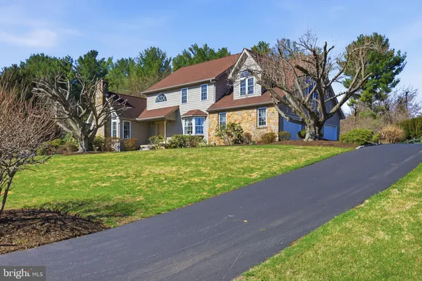 $775,000 | 304 East Bartram Lane, Hockessin, DE 19707