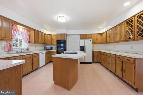 $775,000 | 304 East Bartram Lane, Hockessin, DE 19707