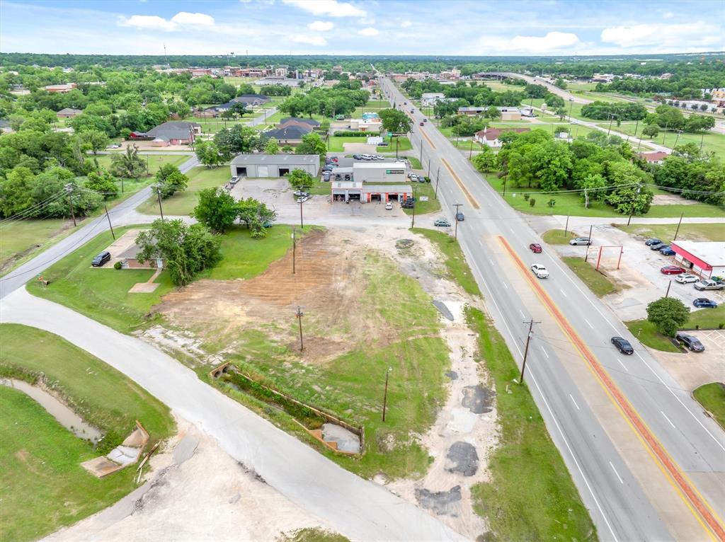 1008 South Virginia Street Terrell, TX 75160 - Photo 10 of 22 a view of a city from a balcony