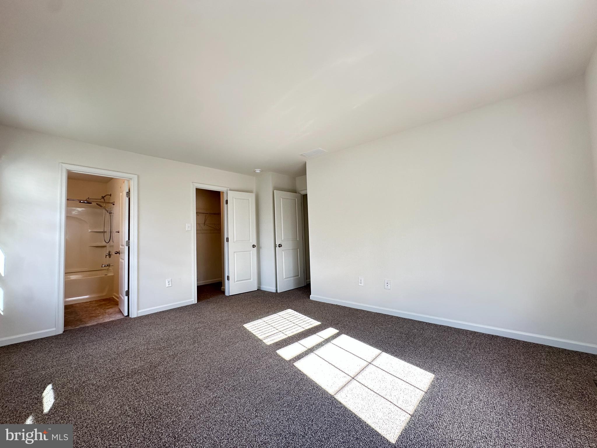 377 Minck Avenue West Berlin, NJ 08091 - Photo 22 of 24 an empty room with windows